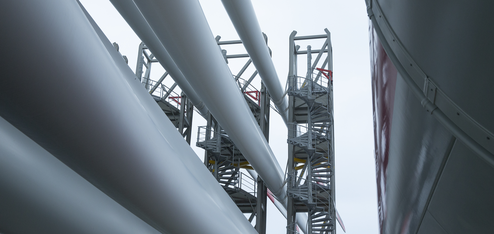 Blades Stickybg 1600X760px